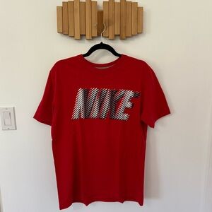 Men’s Nike,size medium, short sleeve tee